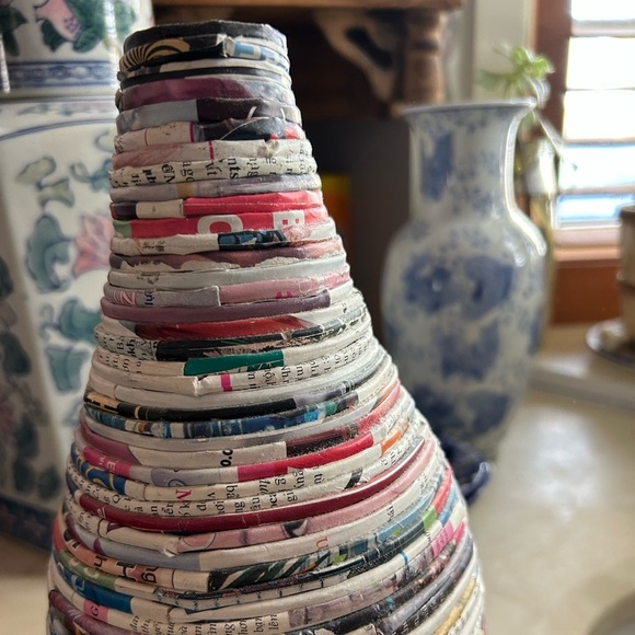 Hand Crafted Recycled Magazine Newspaper Vase 10.5" Inches - Picture 2 of 16